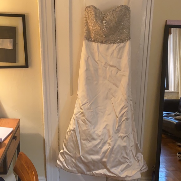 Lazaro wedding dress - Picture 2 of 8